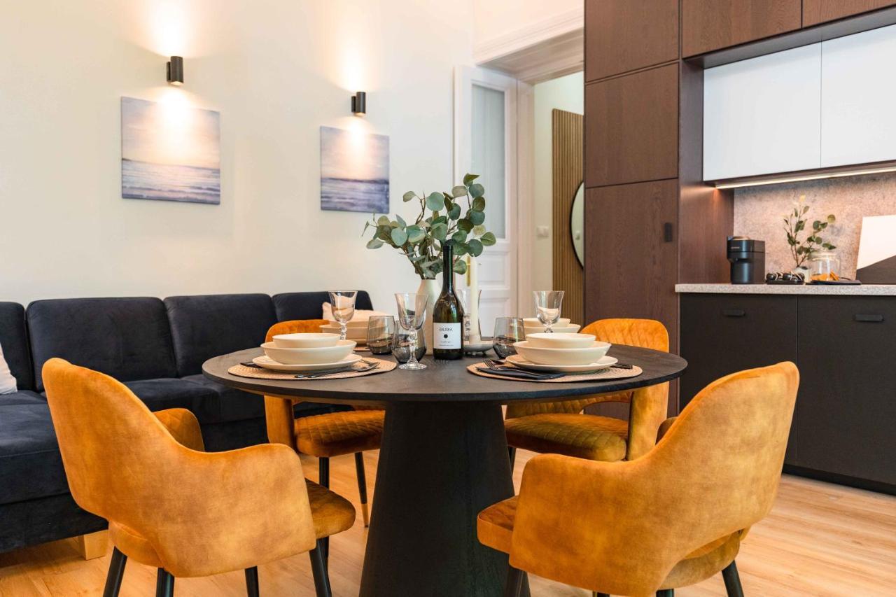 Modern Apartment French Balkony Budapest Exterior foto